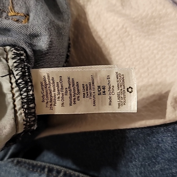 Like New Maternity distressed Jeans size small - Picture 7 of 9